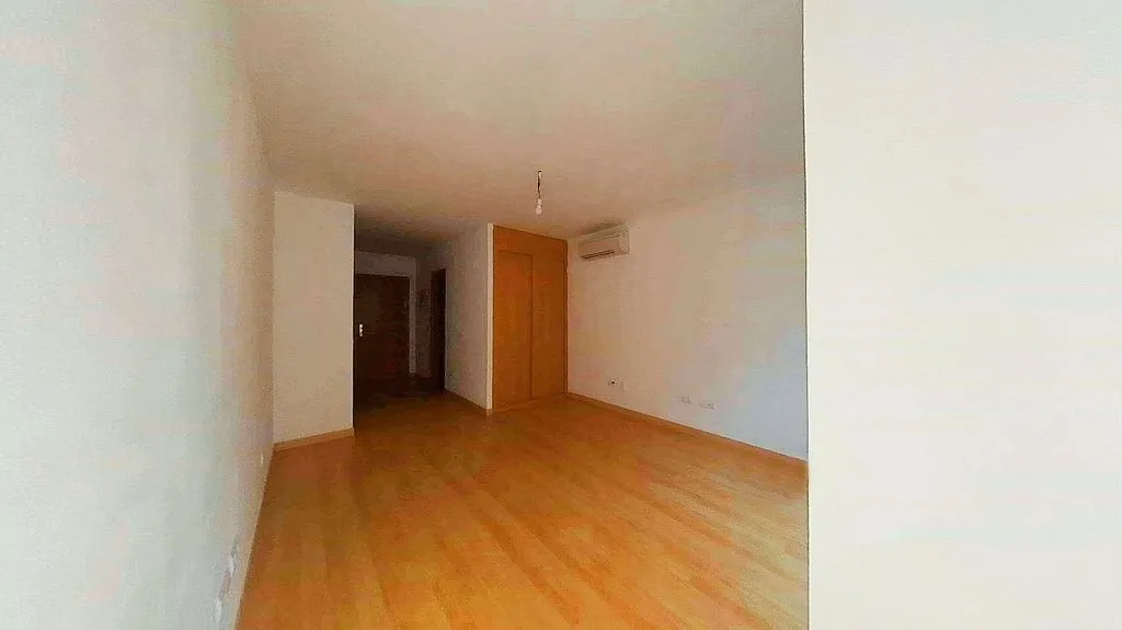 Pièces - Studio with Balcony in Valdeacederas