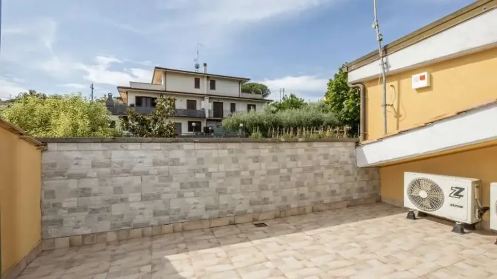 Terrasse - Villa with Garden in Guidonia Montecelio