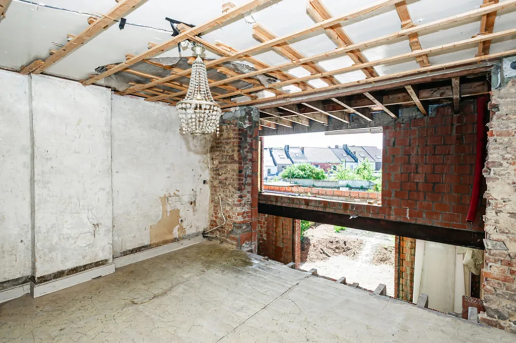 Toad - House with Renovation Potential in Frameries
