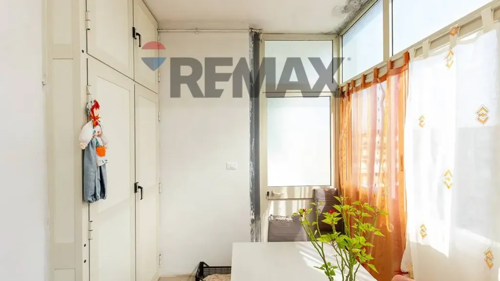 Magamistoad - 4-Room Apartment with Balcony in Catania