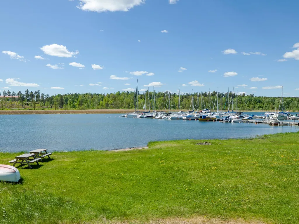 Aed - Villa with Sea View in Österskär