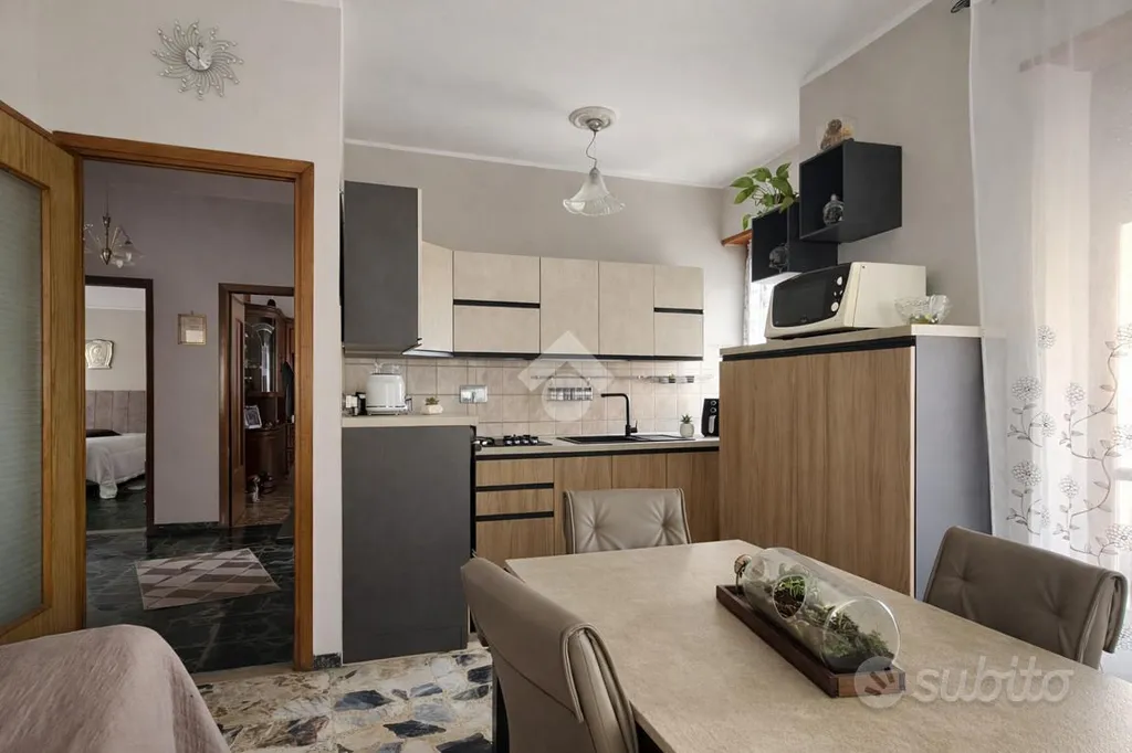 Salle à manger - Semi-Detached House with Courtyard in Bra