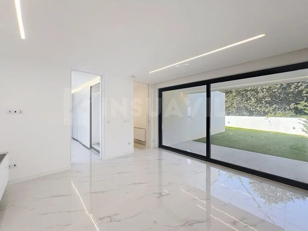 Esik - Modern Villa with Pool in Vila Nova de Cerveira