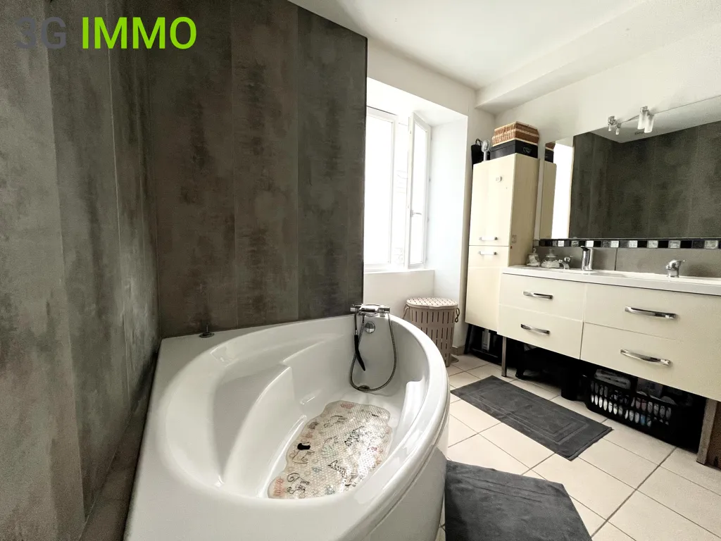 Salles de bain - Maison en Pierre avec Jardinet à Haravilliers