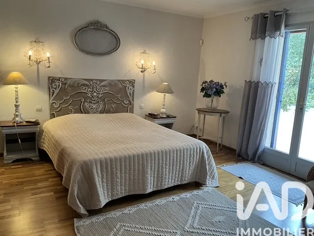Chambres - Maison Traditionnelle avec Piscine à Labastide-de-Virac
