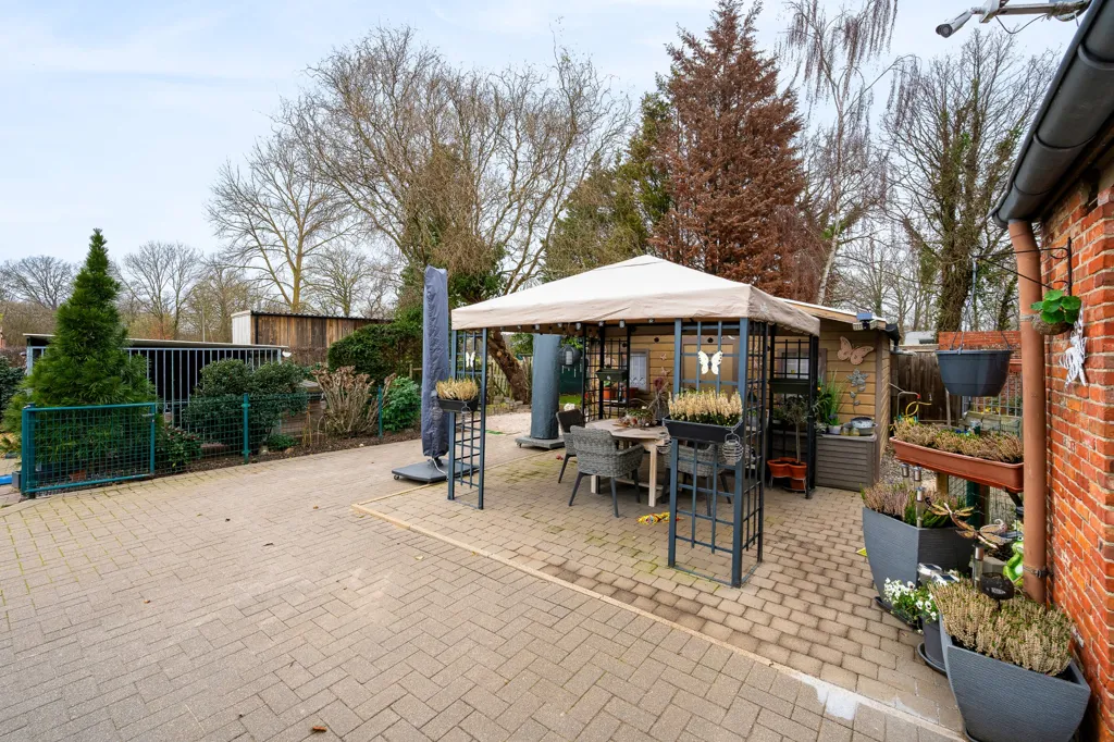 Terrass - Half-Open Building with Large Garden in Lummen