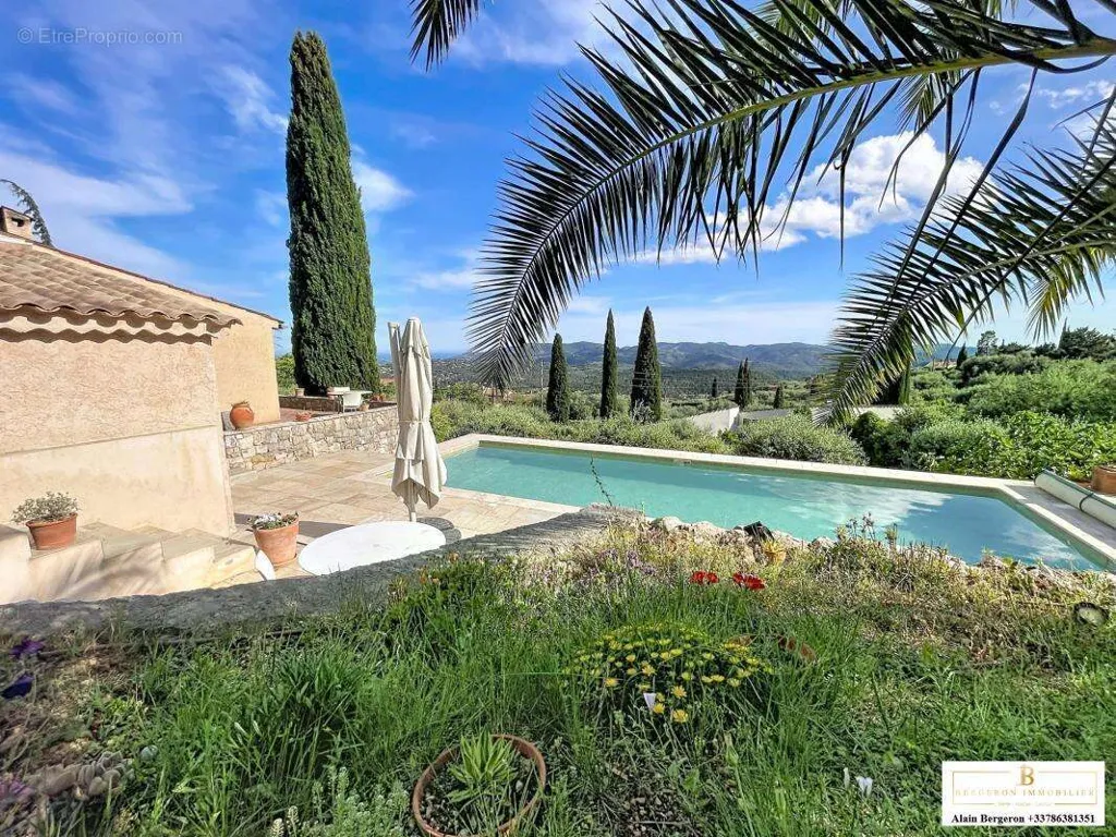 Piscine - Maison de Caractère avec Vue Mer à Spéracèdes