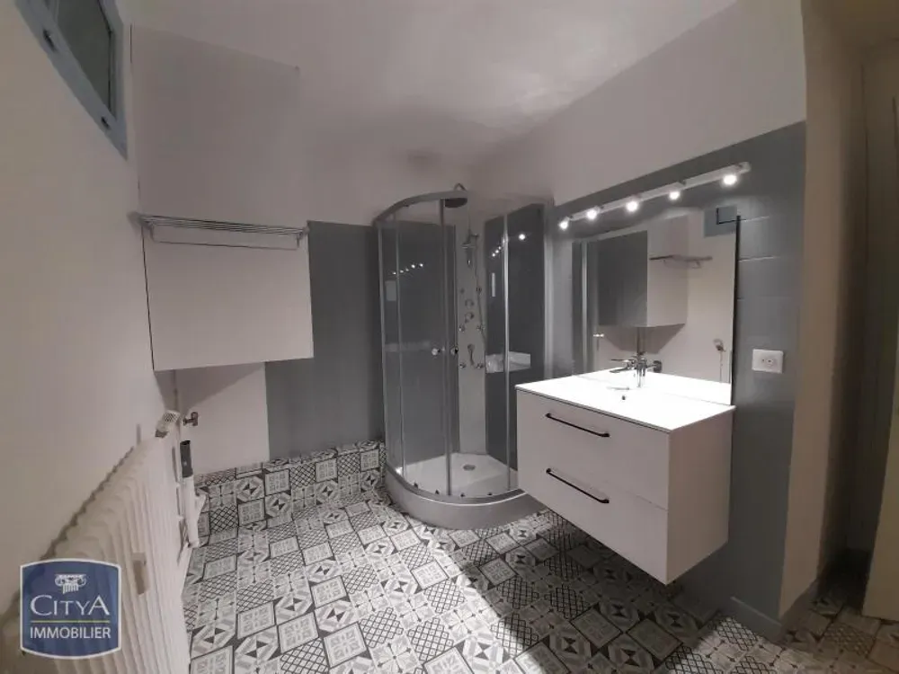 Salles de bain - Appartement Rénové à Châteauroux