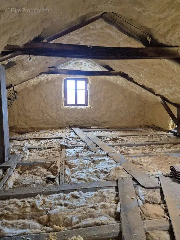 Pièces - Maison de Village en Pierre au Brignon