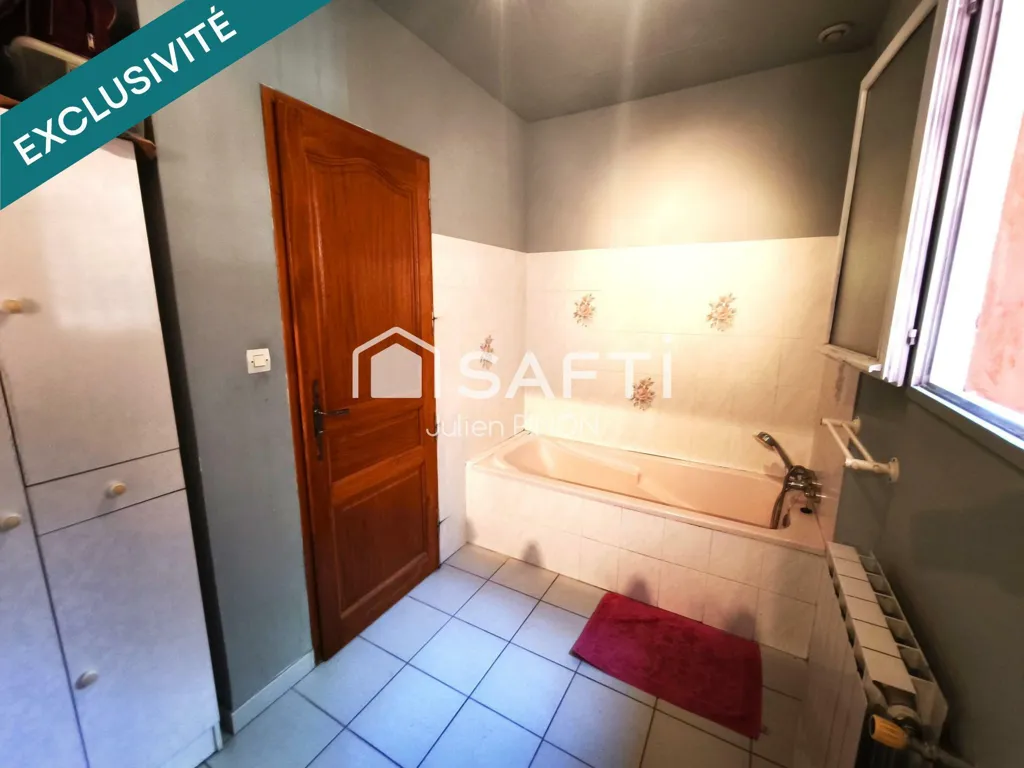 Vannitoad - Four-Bedroom House with Pool in Gargas