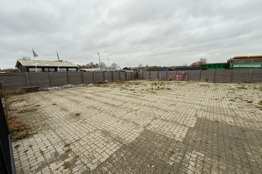 Garden - Secure 400 m² Video Monitored Plot in Production Area