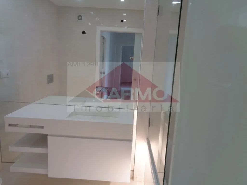 Bathrooms - Luxury T3 Flat with Solar Panels in Montijo