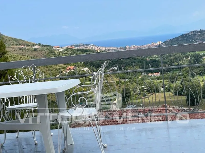 Terrass - Apartment with Sea View in Laureana Cilento
