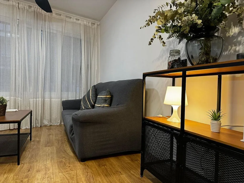 Elutuba - Modern Studio Flat with Garage in El Infante