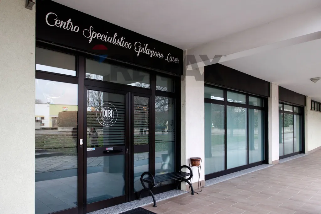 Extérieur - Commercial Space with Parking in Concorezzo