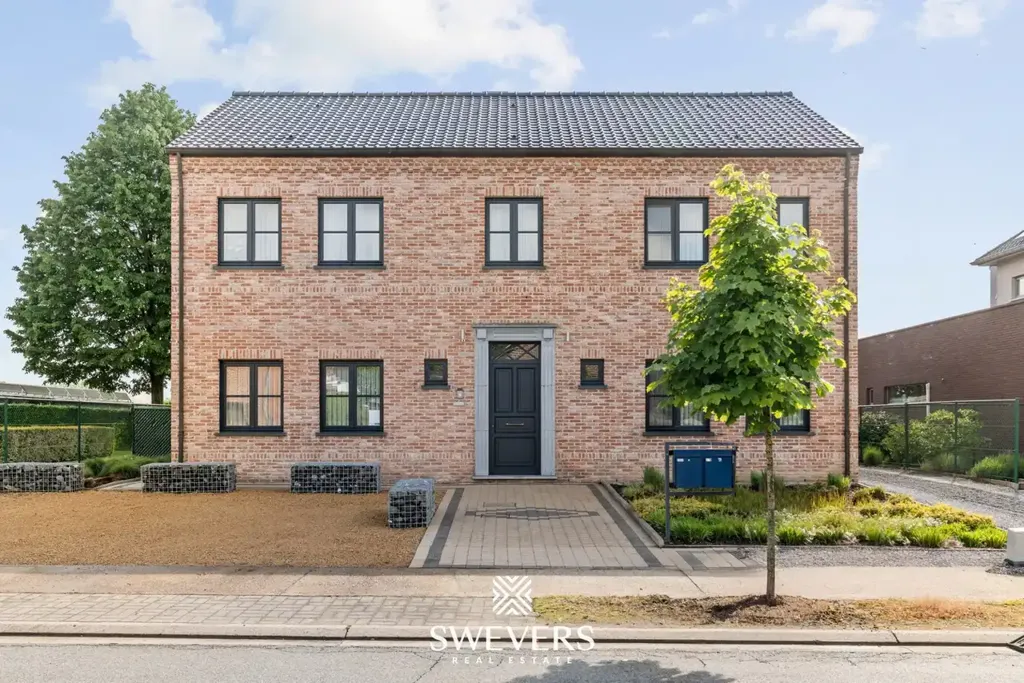 Extérieur - Maison à Deux Unités avec Terrasse à Diepenbeek