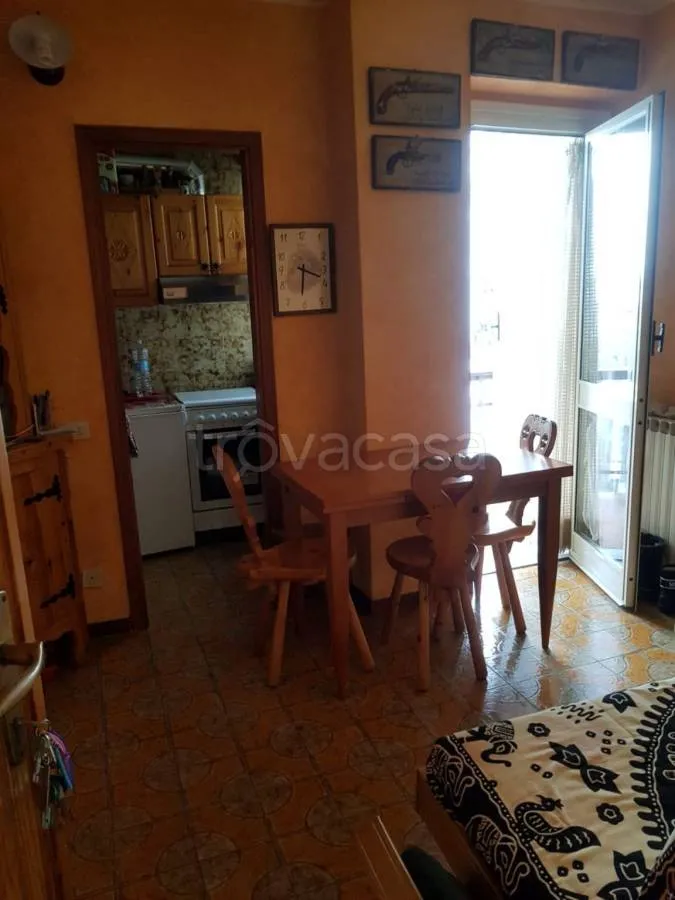 Salle à manger - Furnished Apartment with Mountain View in Roburent