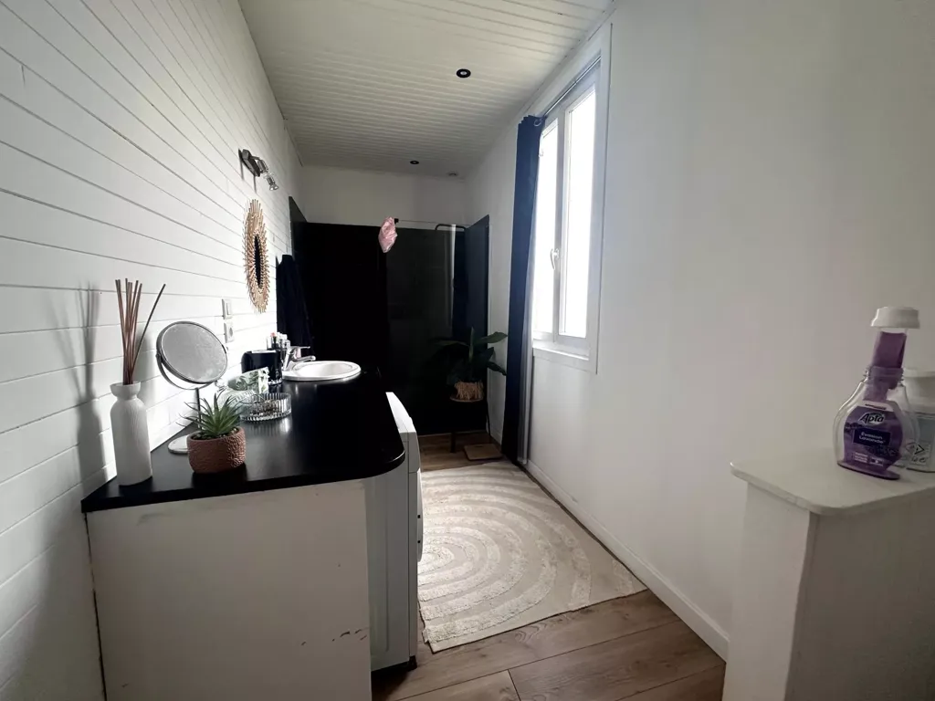 Bagni - Renovated 3-Piece Apartment in Le Temple