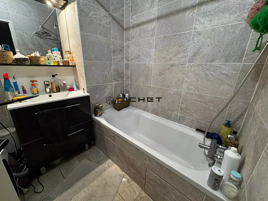 Vannitoad - Modern Apartment with Balcony in Villenave d'Ornon