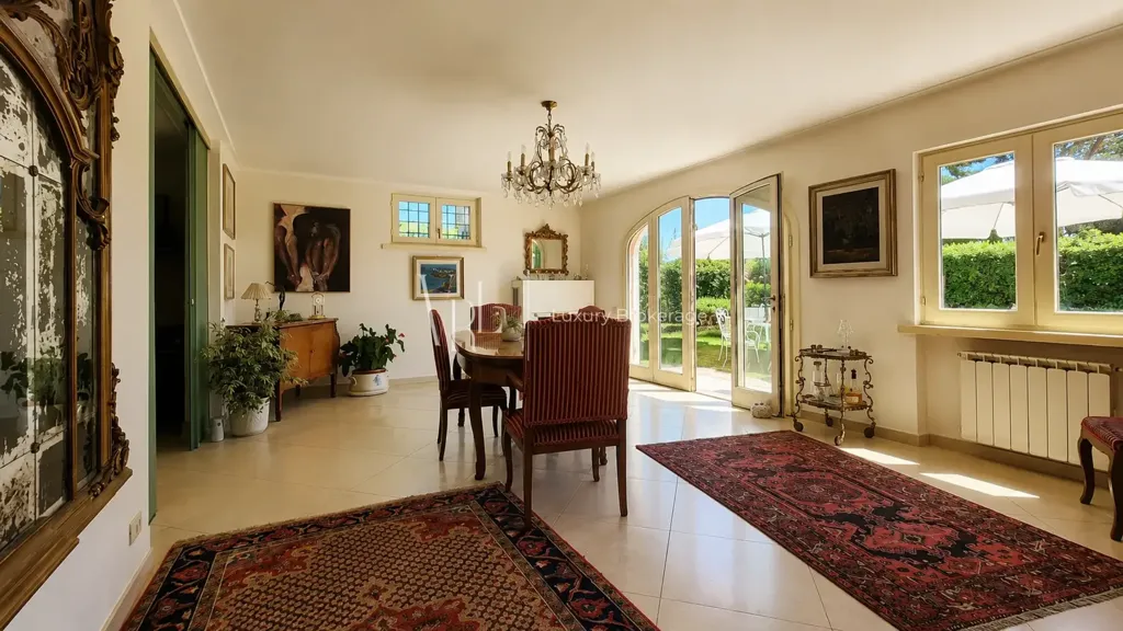 Salle à manger - Twin Villa with Private Garden in Formello