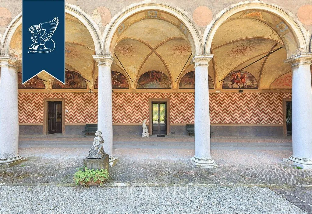 Giardino - 15th-Century Palace with Tower in Lombardy
