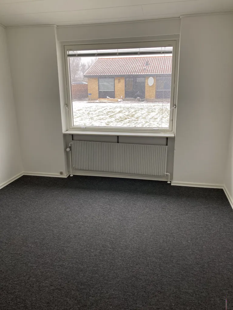 Office - Shared Room in Former College, Gedved