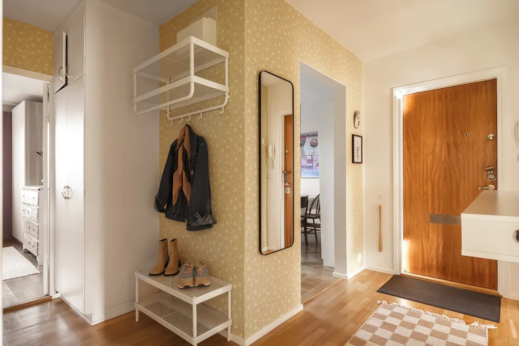 Esik - Bright 1st Floor Flat with Balcony in Lantmilsgatan