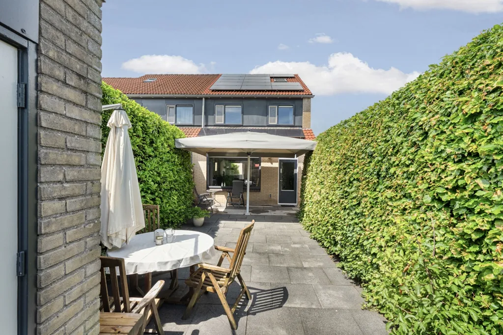 Terrasse - Corner House with Garden in Westervoort