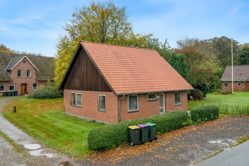 Välivaade - Fenced Villa with Garden in Højer