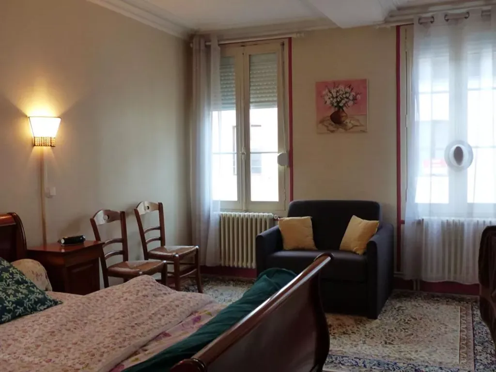Chambres - Maison de Ville avec Jardin et Terrasse en Centre-Ville