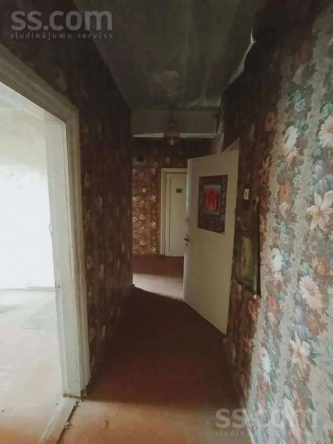 Entrée - Unrenovated Flat with Green Zone in Liepāja