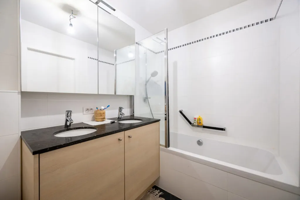 Salles de bain - Appartement d'Angle avec Vue Dégagée à Zoute