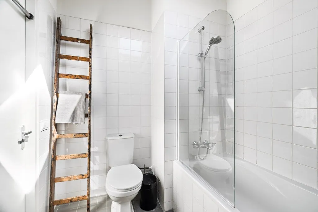 Salles de bain - Loft-Style Apartment with High Ceilings in De Pijp