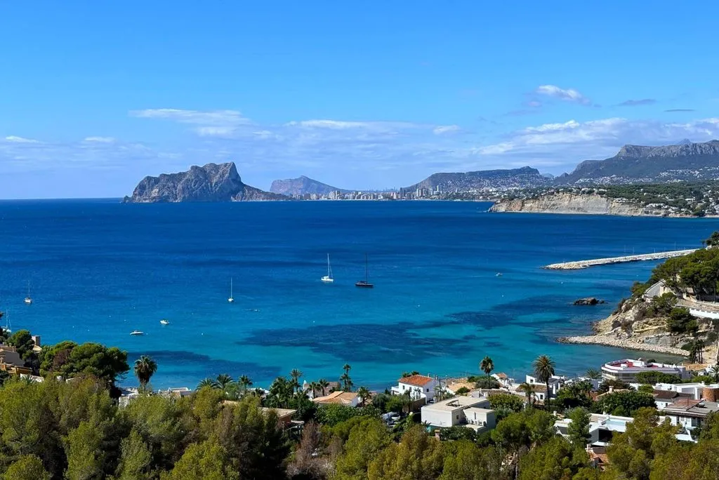 Ibiza Style Villa with Infinity Pool in Moraira