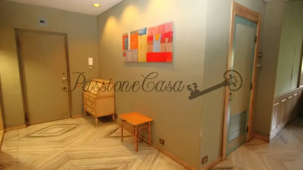 Esik - Triplex with Triple Exposure in Vigevano Centre