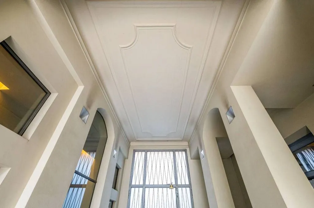 hallway_entrance