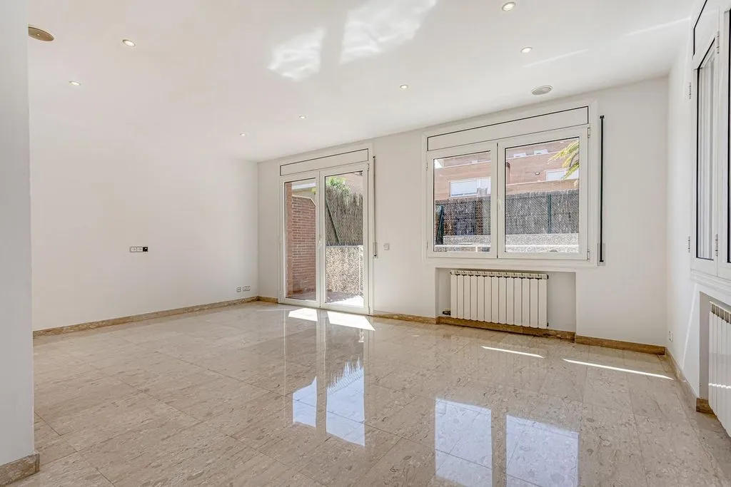 Living Room - Luxury Detached House with Terrace in Igualada