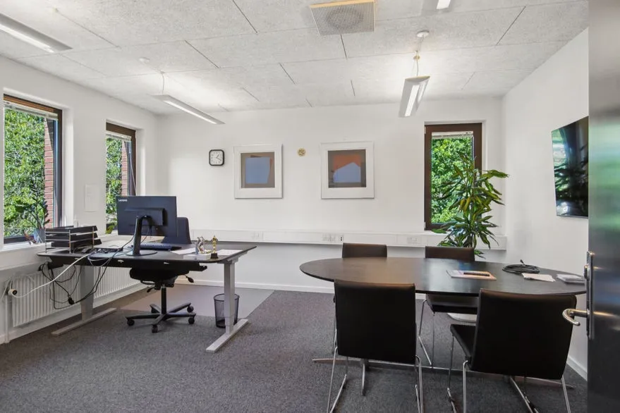 Bureau - Modern Office Space in Vejle Business Area