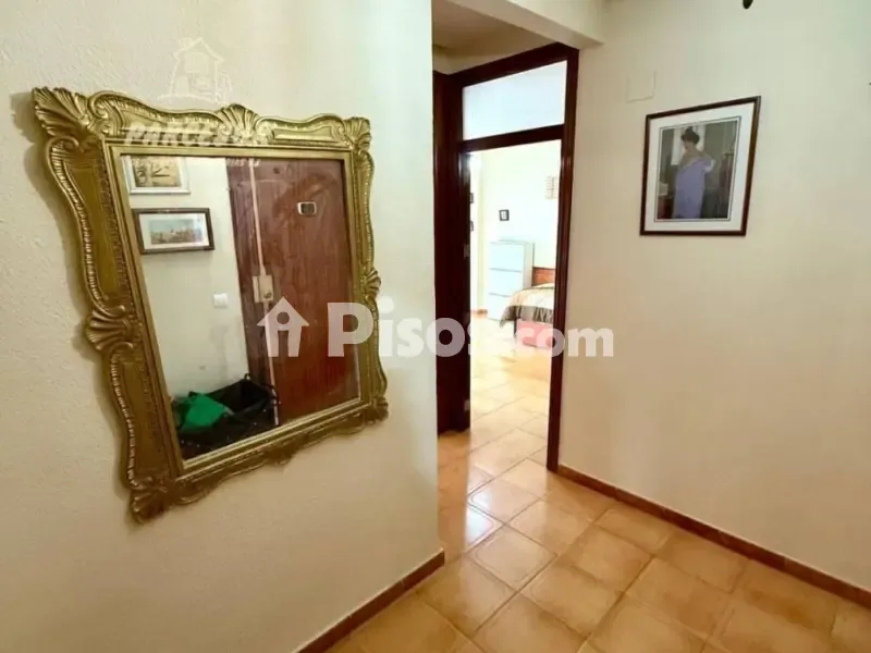 Esik - Student-Friendly Flat with Terrace in Poniente-Sur