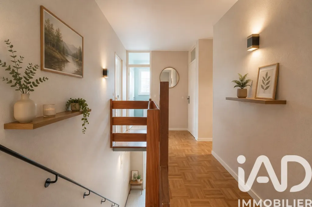Entrée - Maison Mitoyenne avec Terrasse dans Environnement Calme