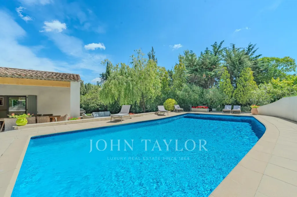 Piscine - Villa Provençale avec Piscine à Châteauneuf-Grasse