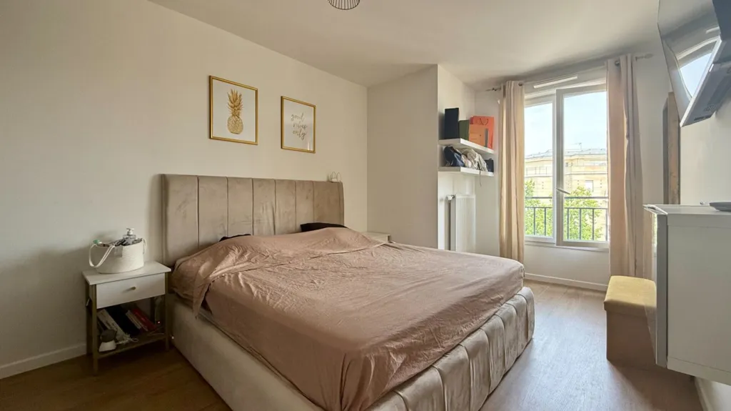 Chambres - Appartement 3 Pièces avec Balcon Sud/Est à Corbeil-Essonnes