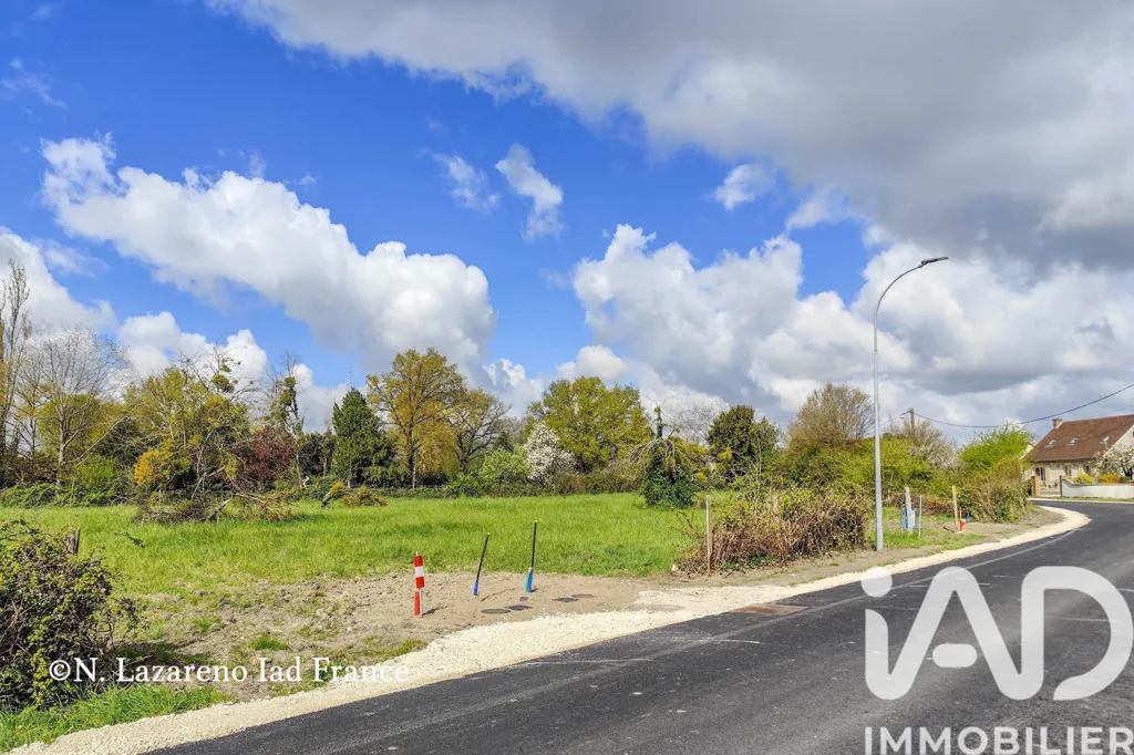 Garden - Constructible Plot with Utilities in Chilleurs-Aux-Bois