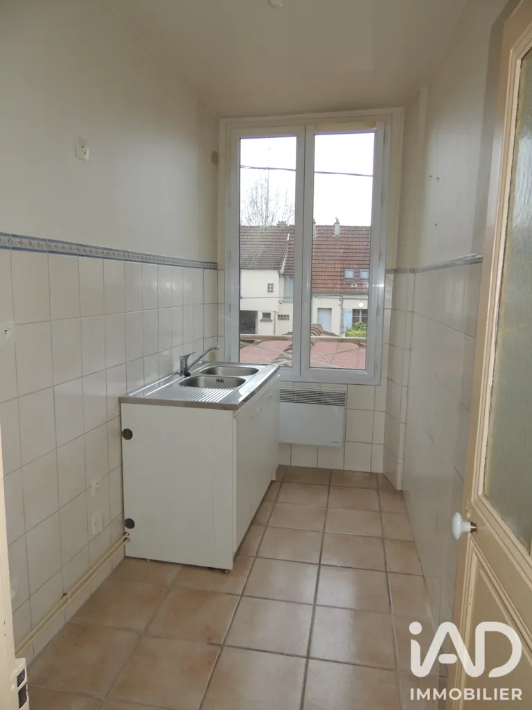 Cucina - City Centre 2-Bed Apartment in Arpajon