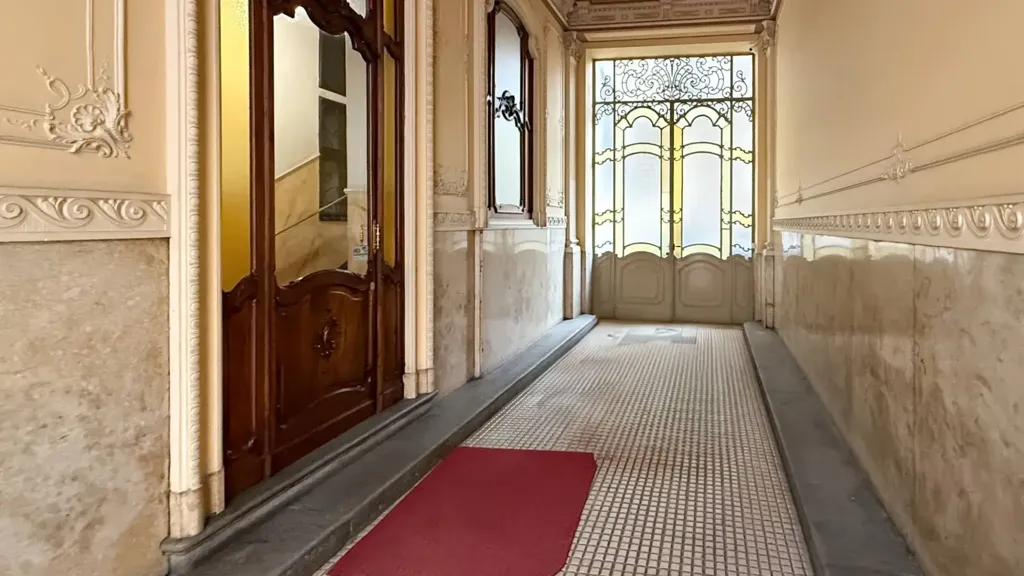 Hallway - Liberty Style Apartment with Bow Window in Turin