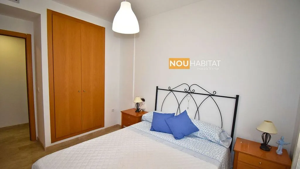 Chambres - Apartment with Balcony and Garage in Montroy
