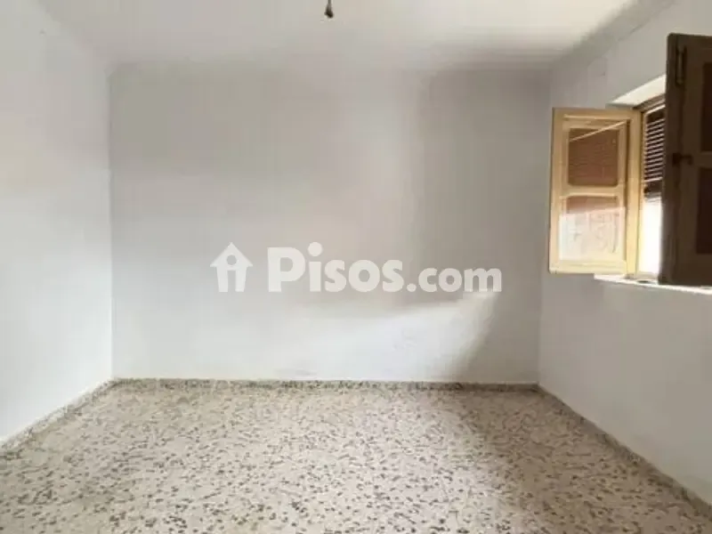 Pièces - Señorial Adosada with Patio in Íllora