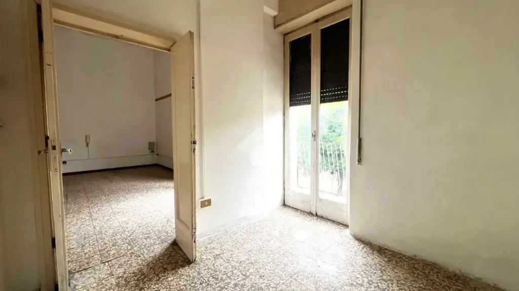Pièces - Three-Bedroom Apartment with Balcony in Mesagne