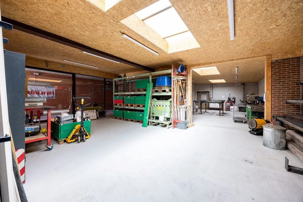 Garaaž - House with Workshop in Wuustwezel