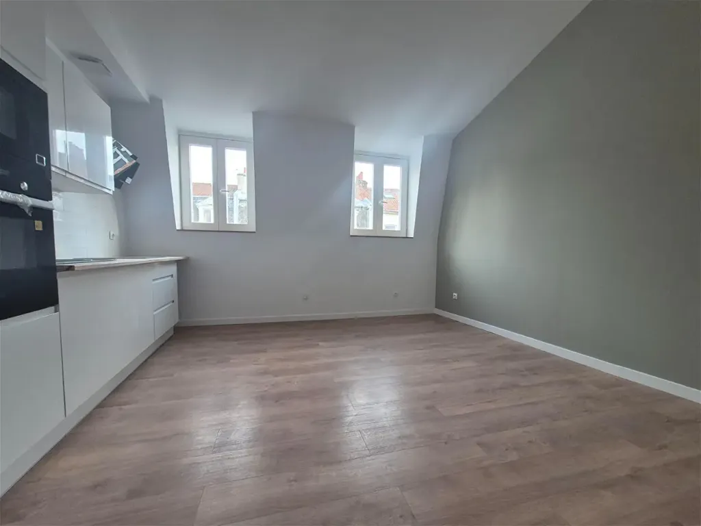 Köök - Renovated 3-Bed Flat near Lille Metro
